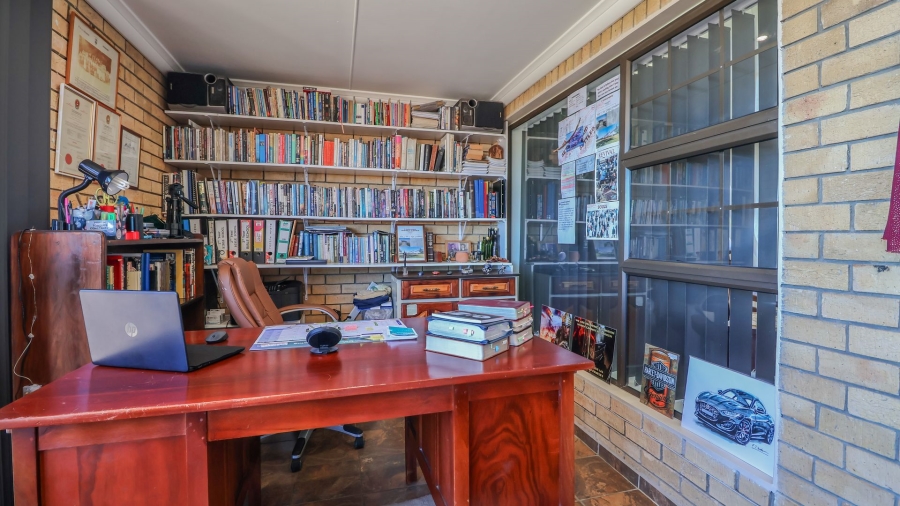 5 Bedroom Property for Sale in Dana Bay Western Cape